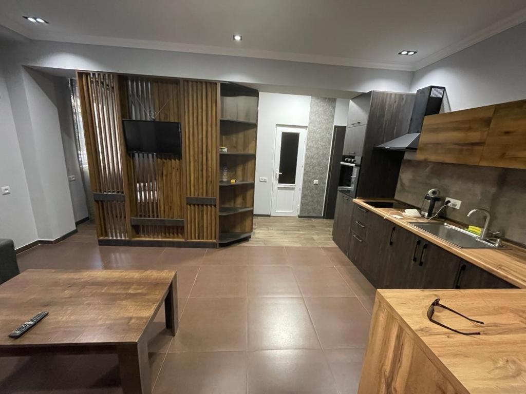 One Central Apartment يريفان المظهر الخارجي الصورة